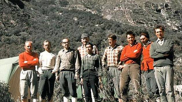 Počátkem roku 1970 se parta horolezců z Liberecka, Prahy a Ústí nad Labem vypravila na expedici do jihoamerického Peru. Skončila tragicky.