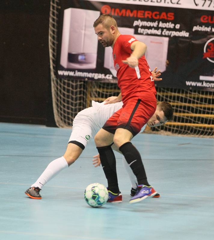 Zlej sen Liberec zklamal a prohrál doma s Mělníkem 5:7. Liberečtí jsou v červených dresech.