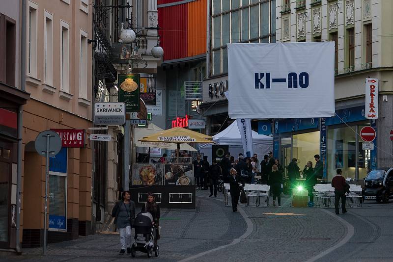 Pátý ročník urban festivalu KI-NO Liberec odstartoval 7. září v Pražské ulici v Liberci.