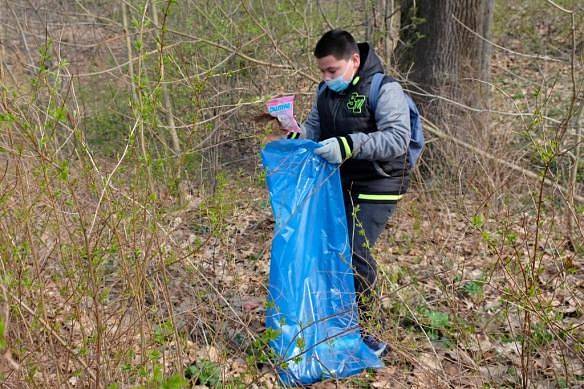 Téměř pět desítek žáků Základní školy speciální Frýdlant se ve středu 21. dubna 2021 zapojilo v rámci mezinárodního Dne Země do úklidu Frýdlantu.