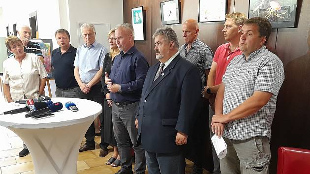 Starostové Hrádecka a Chrastavska posílají ministru vnitra protest proti rušení odvodních oddělení Policie ČR.