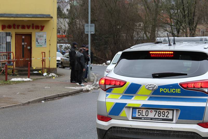 Ve Vratislavicích došlo k přepadení. Prodavačka pobodání nepřežila.