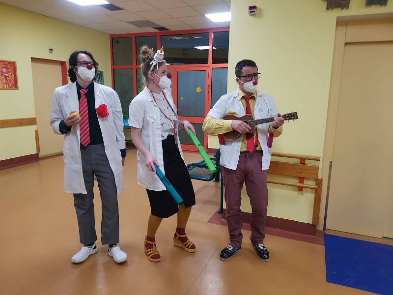 Zdravotní klauni v liberecké nemocnici.