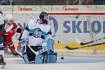 Přátelské utkání mezi týmy Bílí Tygři Liberec a Metallurg Novokuzněck se odehrálo 2. srpna v liberecké Home Credit areně. Na snímku je brankář Marek Schwarz.