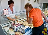 Mlékárna společnosti Plastcom v Příšovicích na Liberecku vloni otevřela už druhou podnikovou prodejnu v kraji. 