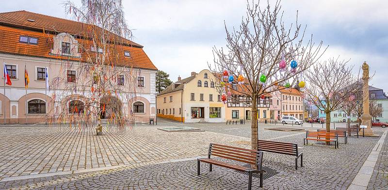 Náměstí Hrádku nad Nisou zaplavily velikonoční ozdoby.