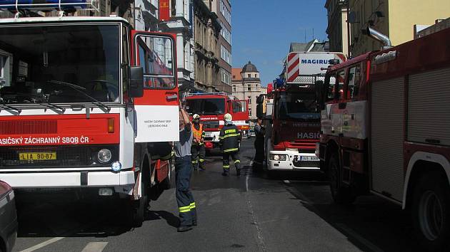 Hasiči vyjížděli k požáru v liberecké ulici Jablonecká. Nikomu se naštěstí nic nestlo.