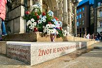 Odhalení památníku s citátem Václava Havla v rámci oslav 17. listopadu v Liberci