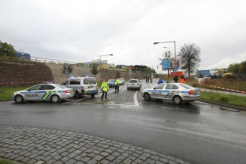 Nález předmětu připomínající munici zkomplikoval dopravu v Liberci.