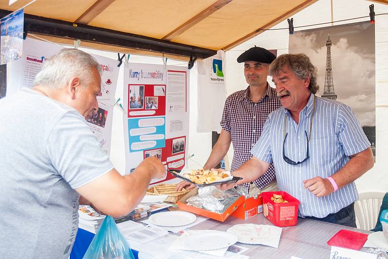 Letní festival cizinců a národnostních menšin proběhl 31. srpna na náměstí Dr. E. Beneše v Liberci. Pro návštěvníky byl připraven bohatý kulturní program i ochutnávky národních pokrmů.