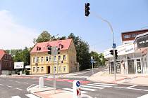 V létě roku 2018 proběhla rekonstrukce křižovatky ulice Dr. Milady Horákové a Čechova. Snímek zachycuje finální stav po přestavbě, ze dne 16. července 2018.
