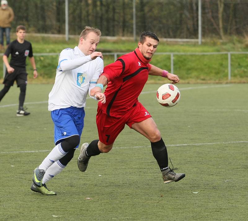 Hodkovice - Vesec 1:0 (1:0). Vesec v červeném.