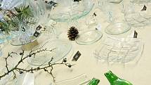 Sklárna Spider Glas v Heřmanicích pořádá ve svém ateliéru adventní trhy. Na návštěvníky tady čekají unikátní sklářské výrobky, foukání ozdob, vánoční motivy z vizovického těsta manželů Quirenzových a občerstvení v takřka domácím prostředí. 