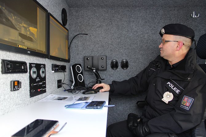 Liberecká policie získala nové auto vybavené termovizí. Využije jej například pro ochranu hranic nebo při masových akcích.
