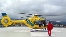 Ilustrační foto. Vrtulník na heliportu. Krajská nemocnice Liberec. Letecká záchranná služba.