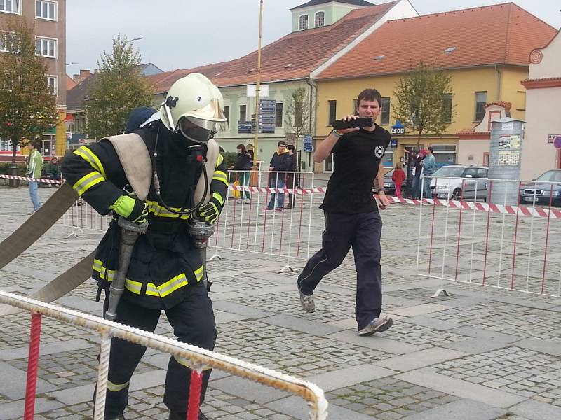 Borec Jirka Dušek z Liberce zvítězil v soutěži Nejtvrdší hasič přežije.