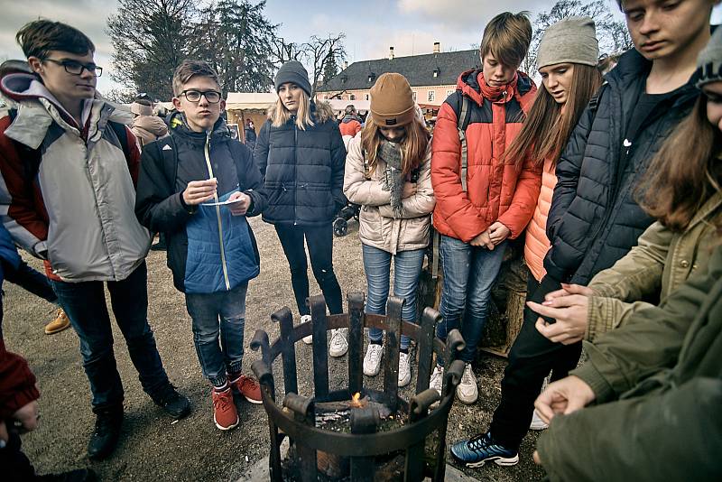 Adventní trhy na Sychrově.