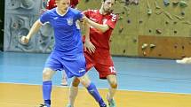 Liberecký Pampuch Team (v červeném) prohrál v domácím duelu II. futsalové ligy s Kladnem 3:5