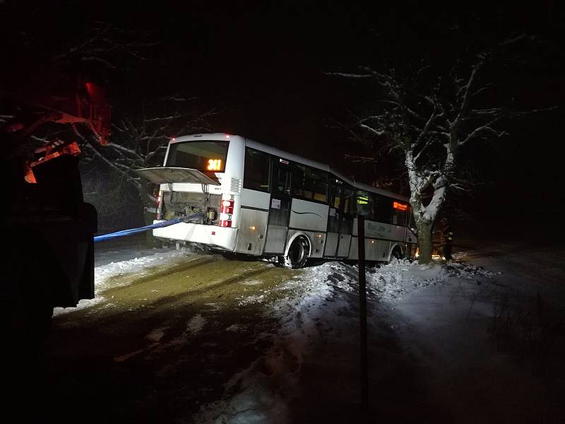 Zapadlý autobus na Frýdštejně.