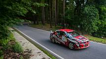 Rally Bohemia 2018, závod seriálu Mistrovství České republiky v rally, pokračoval 30. července na Jablonecku a Liberecku. Na snímku je posádka Petr Hrobský a Dalibor Štěpán s vozem Mitsubishi Lancer EVO IX na šesté rychlostní zkoušce - Radostín II.