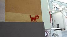 Mozaiky koček po celém Liberci.