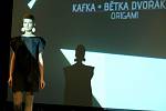 Fashion show Kafka a Bětka Dvořáková: Origami na DrinkARTu ve vratislavických Desítkách