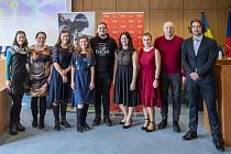 Mezinárodní cenu vévody z Edinburghu převzalo v Liberci 25 studentů.