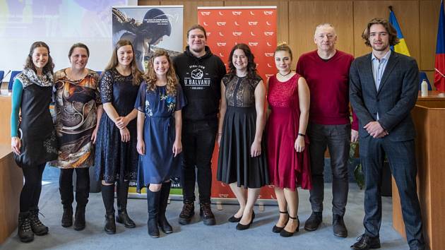 Mezinárodní cenu vévody z Edinburghu převzalo v Liberci 25 studentů.
