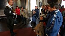 Prohlídka návštěvníků zámku ve Frýdlantu obohatila audience s Albrechtem z Valdštejna, 2012.