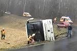 Autobus plný lidí havaroval v sobotu kolem deváté hodiny ranní u Osečné na Liberecku.