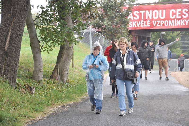 Benátská! - čtvrtek patřil revivalům.