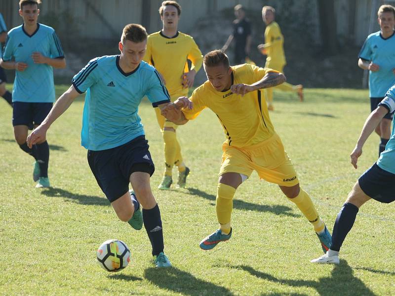 Ruprechtice ve fotbalové I. A třídě jen remizovaly s Lomnicí (ve žlutém) 1:1.