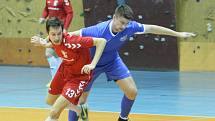 Liberecký Pampuch Team (v červeném) prohrál v domácím duelu II. futsalové ligy s Kladnem 3:5