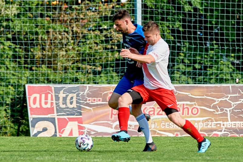 Utkání Hodkovice (modré dresy) - Rozstání skončilo výsledkem 1:3.