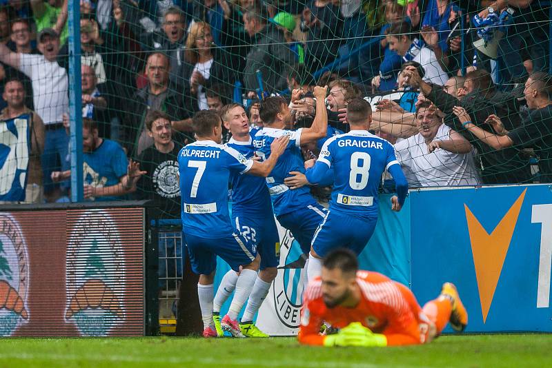 Zápas 3. kola první fotbalové ligy mezi týmy FC Slovan Liberec a AC Sparta Praha se odehrál 13. srpna na stadionu U Nisy v Liberci. Na snímku radost hráčů Liberce.