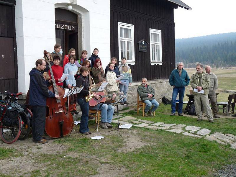 SLAVNOSTNÍ OTEVŘENÍ MUZEA Jizerských hor proběhlo první májovou sobotu. 