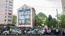 Demostrace nazvaná "Proč? Proto!" proběhla 10. května na náměstí Dr. E. Beneše v Liberci. Následně se demonstranti přesunuli před Grand Hotelu Imperial, kam prezident republiky Miloš Zeman pozval do předsedu vlády a předsedu ČSSD Bohuslava Sobotku, 1. mís