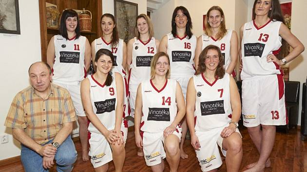 Ženský basketbalový tým TJ Lokomotiva Liberec.