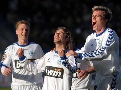 FC Slovan Liberec vs. Fk Teplice. Na fotografii  Papoušek a Šinglár po golu na 2 0