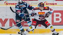 První zápas předkola play off extraligy Bílí Tygři Liberec - HC Sparta Praha.