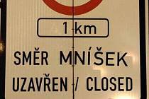 Od 12. ledna 11 hodin je z důvodu aktuálního stavu sjízdnosti omezen provoz na silnici III/2904 pro vozidla s okamžitou hmotností přesahující 6 t mimo bus v úseku Mníšek – Raspenava.