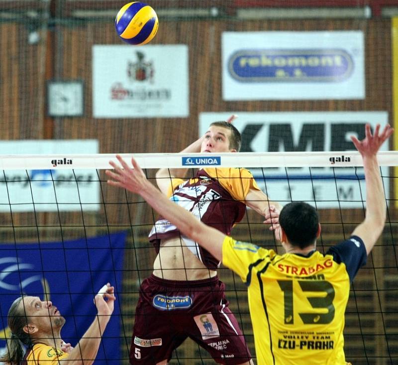 Mistrovské utkání ve volejbale muži extraligy mezi VK Dukla Liberec a Volley Team ČZU Praha.