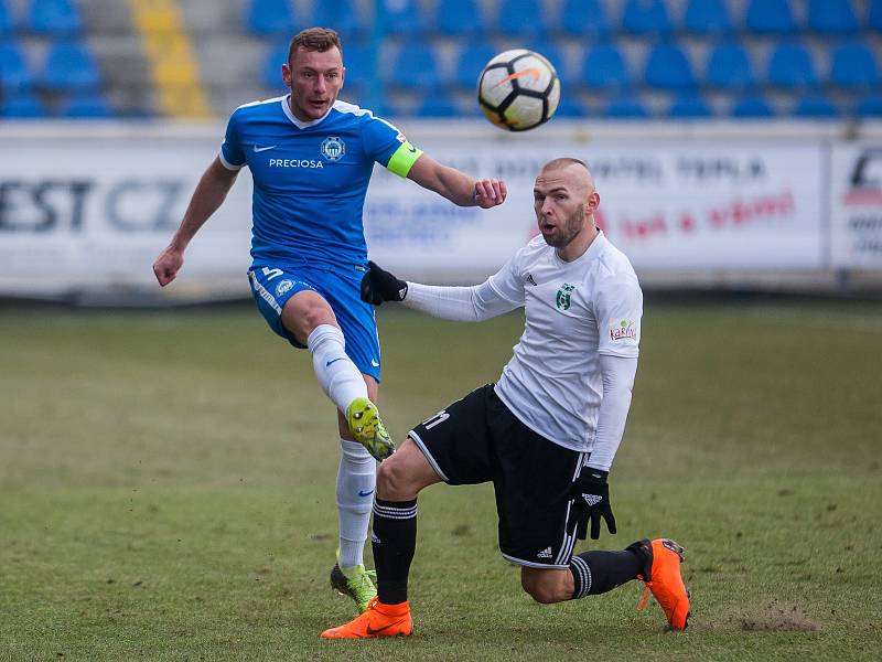 Zápas 19. kola první fotbalové ligy mezi týmy FC Slovan Liberec a MFK Karviná se odehrál 3. března na stadionu U Nisy v Liberci. Na snímku zleva Vladimír Coufal a Peter Štepanovský.