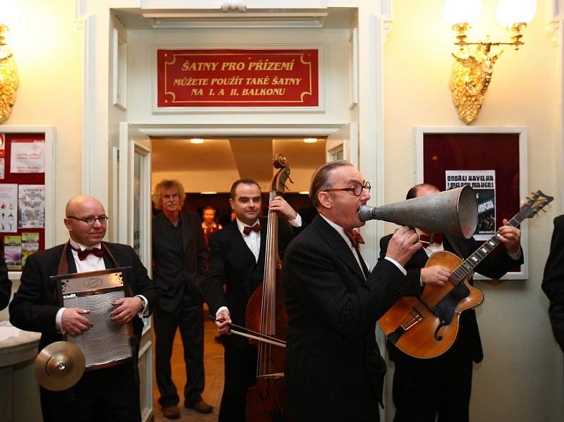 DOMÁCÍ ATMOSFÉRA. Na koncertě Melody Makers se divák cítí jako doma. 