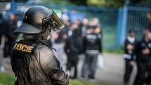 Fanoušci PAOK Soluň v Liberci při pochodu na stadion.