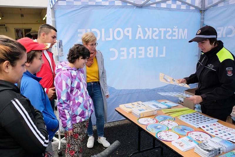 Den IZS v prostoru hasičské zbrojnice.