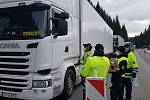 Velvyslanectví Polské republiky požádalo Policii České republiky o spolupráci a pomoc při zajištění distribuce potravin a nápojů pro řidiče na hraničních přechodech.