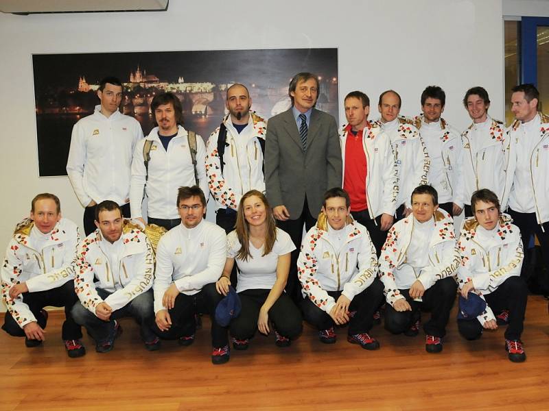 Ministr Stropnický se sešel s olympioniky Dukly před odletem do Soči.