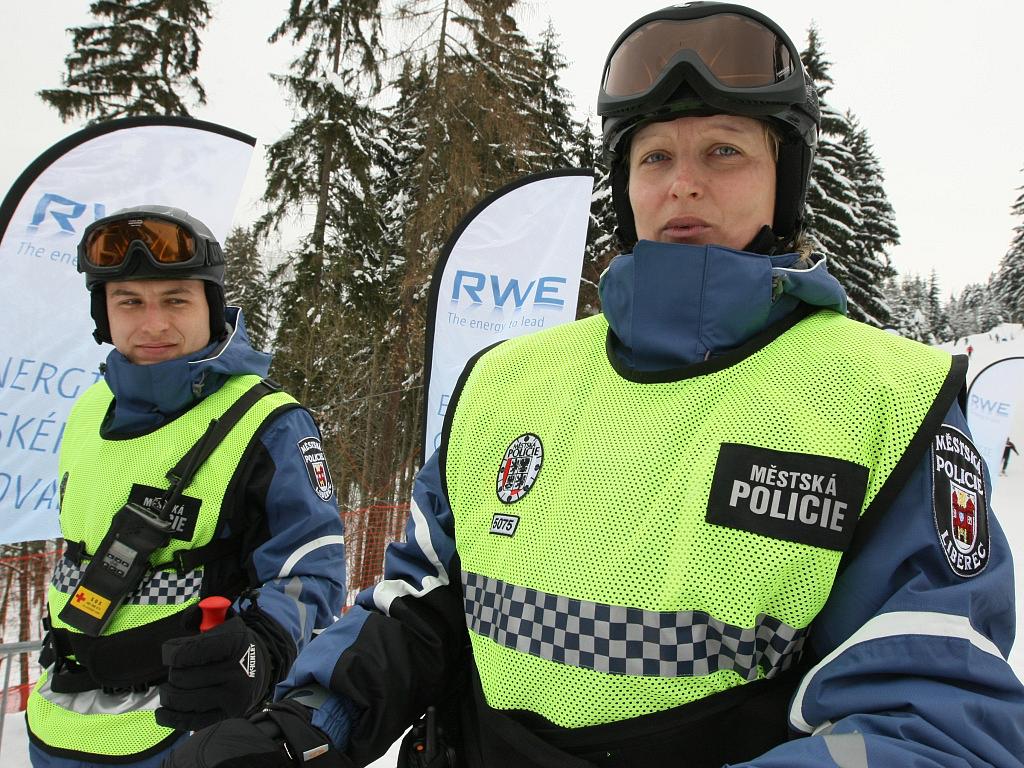 OBRAZEM: Liberečtí strážníci mají kliku. Můžou lyžovat v pracovní době -  Liberecký deník