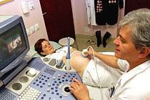 Kromě klasických vyšetření nabízí Gynekologicko – porodnické oddělení liberecké nemocnice rodičkám nový druh služby - předporodní kurzy.